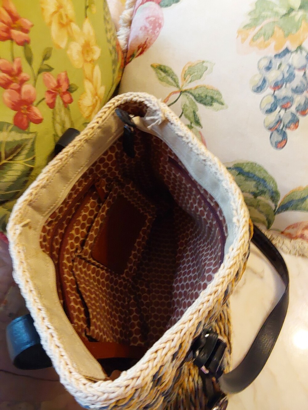 NWOT Brighton Beige Woven Shoulder Bag, Gold Hardware, Heart Hangtag - Picture 7 of 10